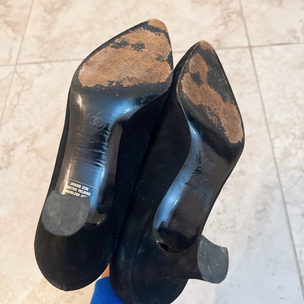 Vintage Chanel Heels - Picture 5 of 6